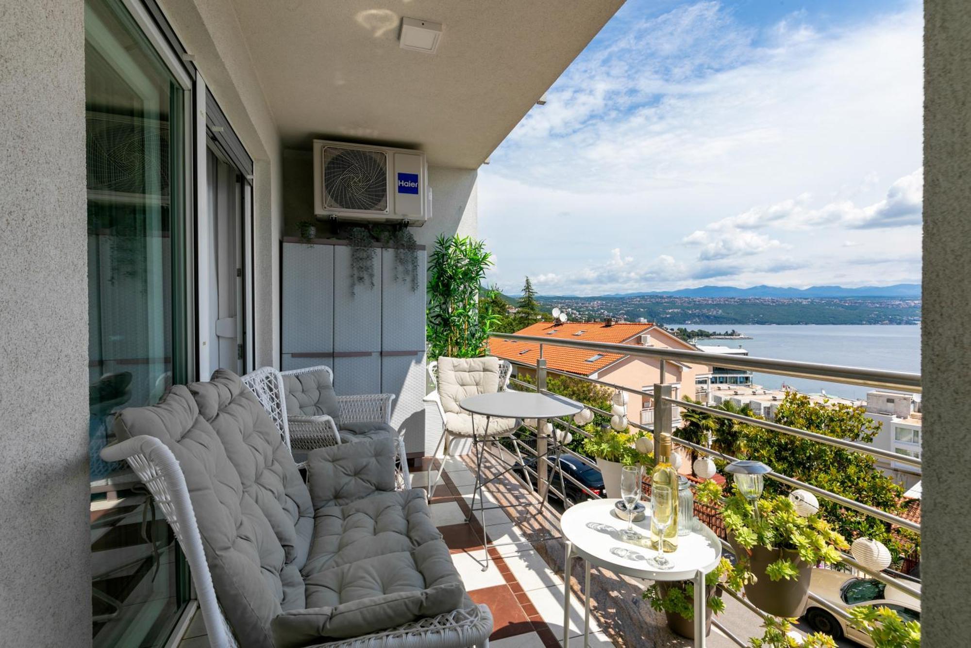 Old Lady Apartment Opatija